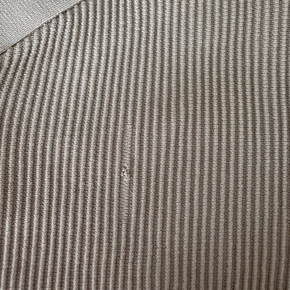 Aritzia Babaton sculpt criss cross tank - Picture 6 of 7